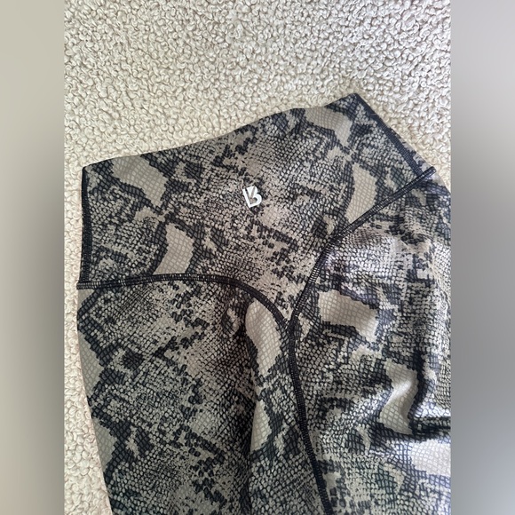 Buff Bunny Collection Snake Print Bra and Leggings Set - Picture 4 of 8